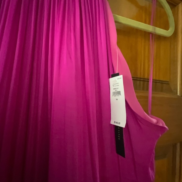 NWT Banana Republic Satin Halter Dress in Fuchsia Size 14. - Picture 7 of 9